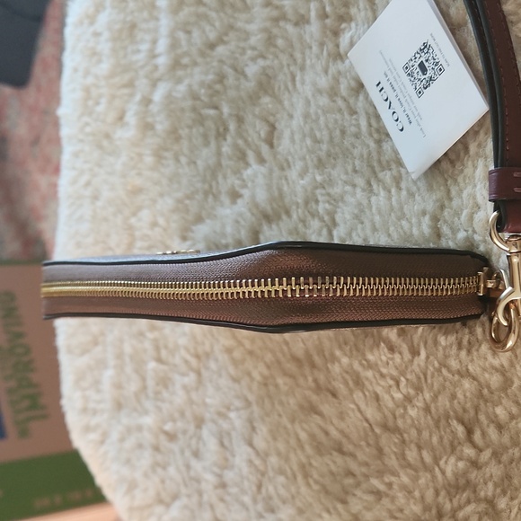 NWOT Coach Signature Wildflower Long Zippered Wallet/Wristlet 🤎🩷🌸🎁 - Picture 4 of 16